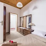 Morning Star Traditional Holiday home *